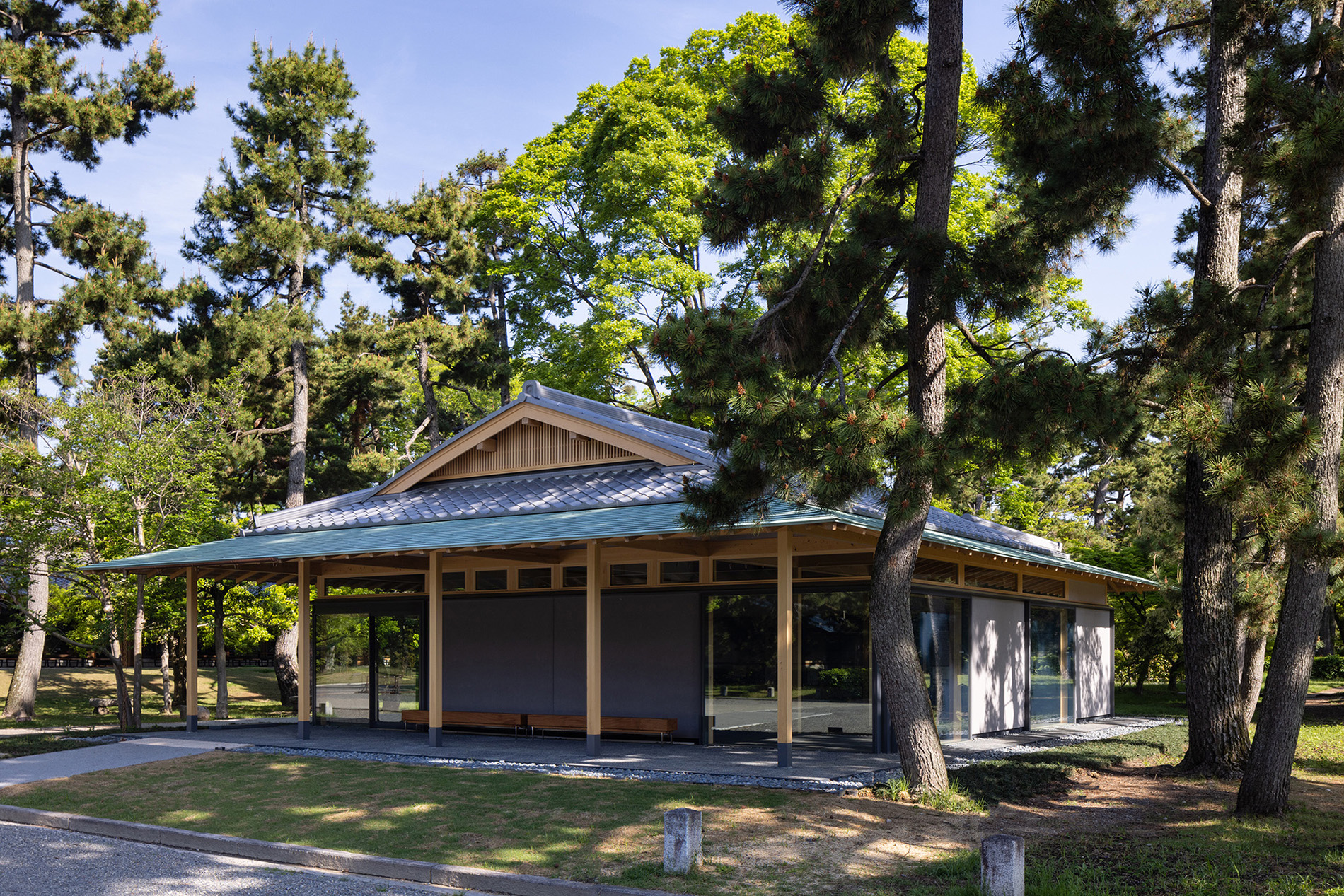 京都御苑の３つの休憩施設